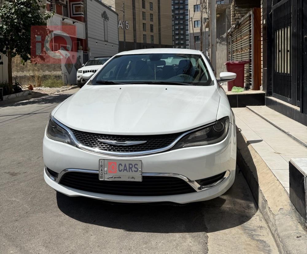 کرایسلەر 200